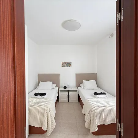 Casa Nerea & Casa Leon *